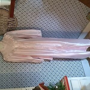 Vintage Granny core grandma chic shabby pink nightgown
